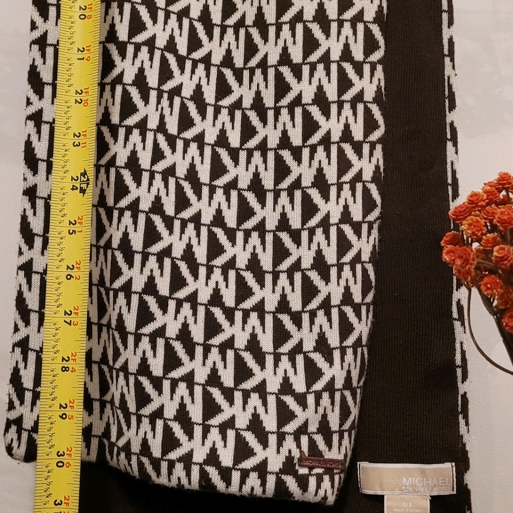 💋Stylish Michael Kors Scarf with logo print💋